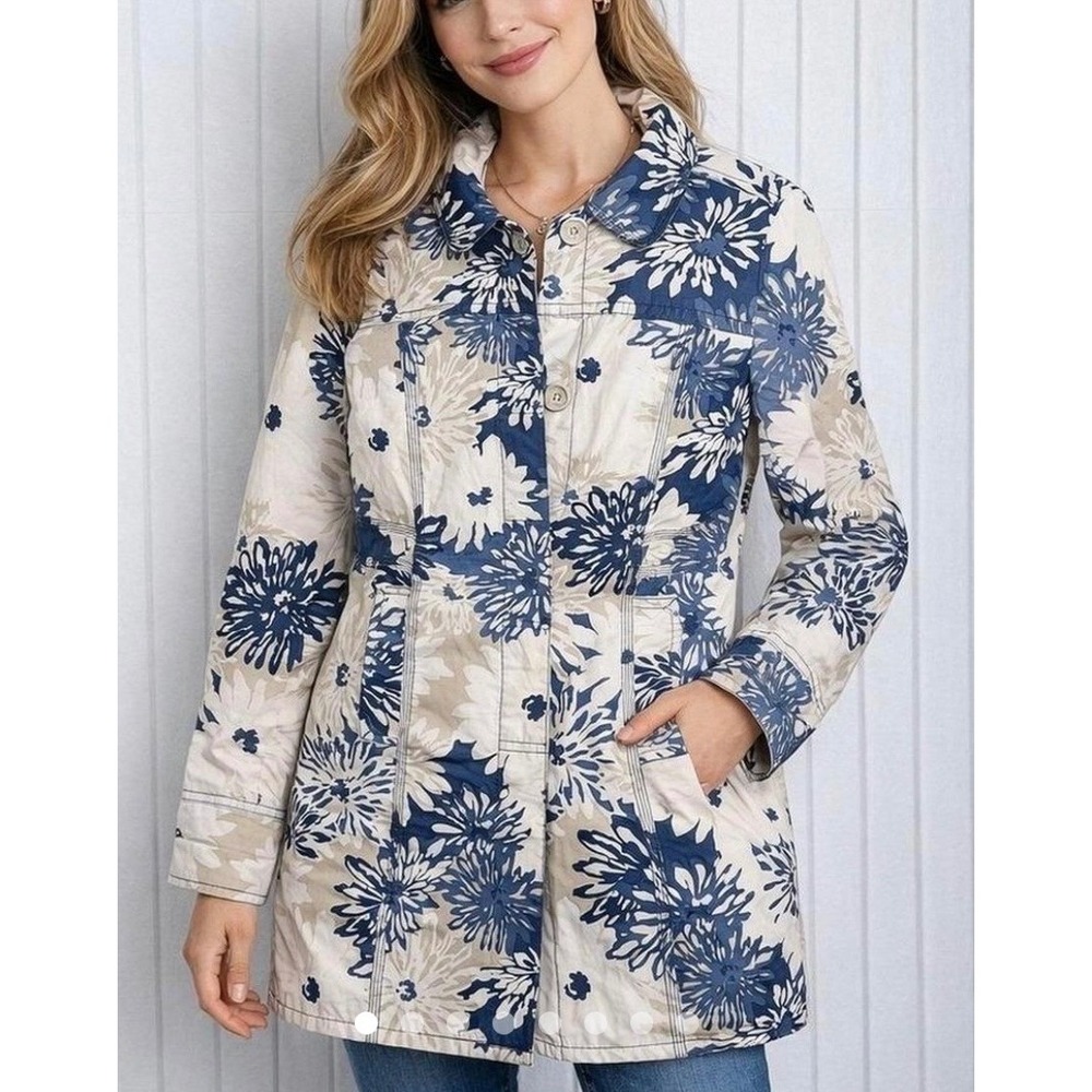 Eddie Bauer Women's Jacket Small Blue White Floral Button Chore Coat Jacket.